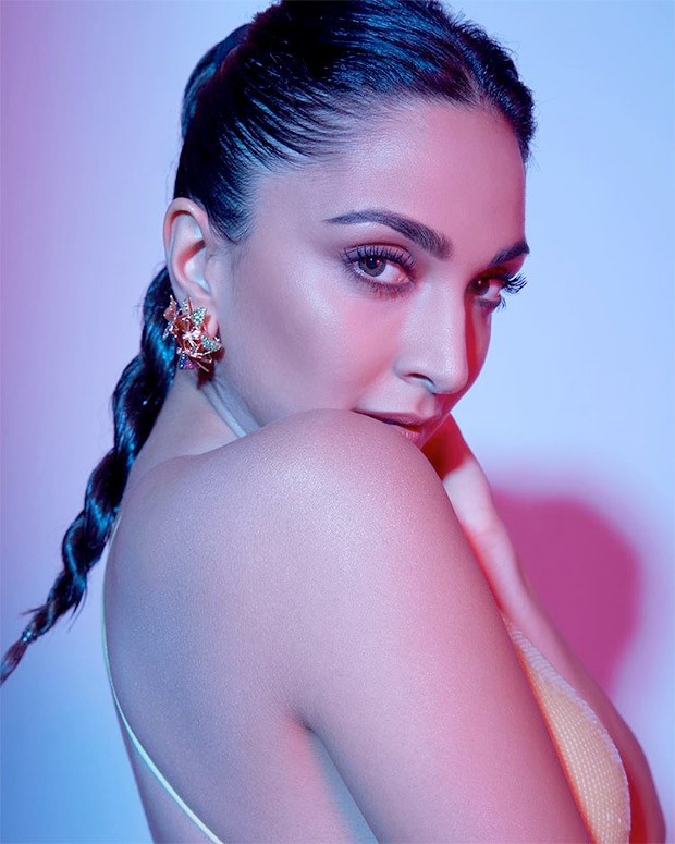 Ananya Panday, Kiara Advani and Kriti Sanon mesmerize in Avant Garde style statements at Hello! The Hall of Fame Awards 2022 