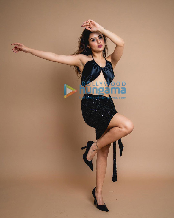 avneet kaur 2 6