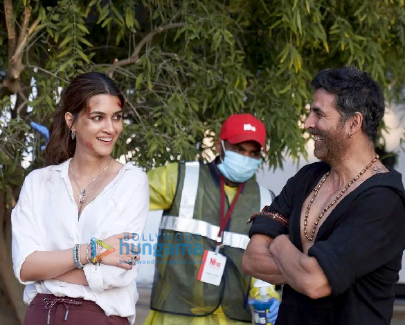bachchhan paandey 1 8