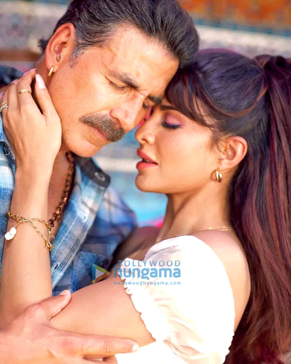 bachchhan paandey 15