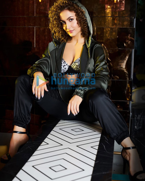 elli avrram 55