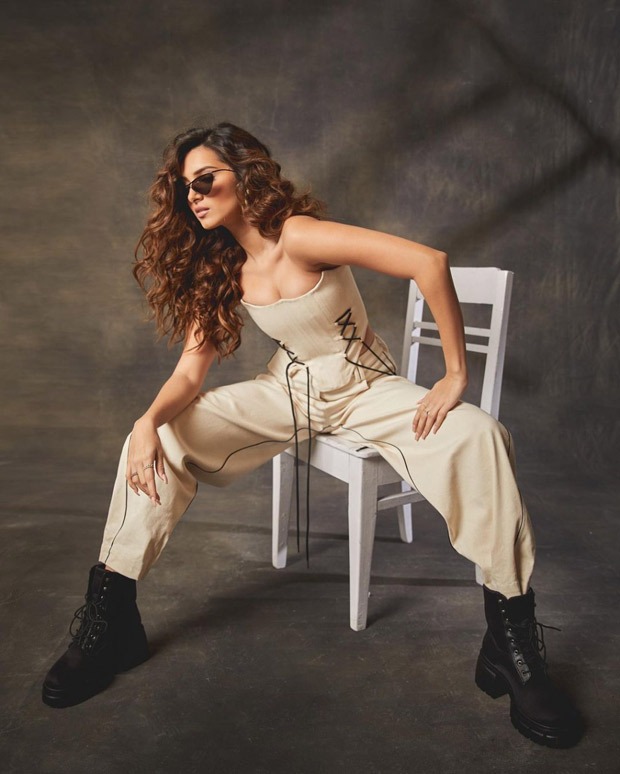 FASHION FACE-OFF: Tara Sutaria or Samantha Ruth Prabhu - who aced the white corset tube top and pants look better?