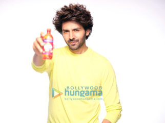 Celeb Photos Of Kartik Aaryan