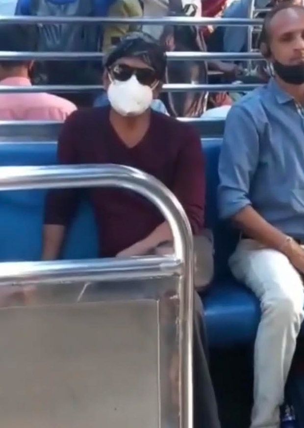 Nawazuddin Siddiqui travels undercover in Mumbai local train to arrive on time for an interview, watch video Nawazuddin Siddiqui travels undercover in Mumbai local train to arrive on time for an interview, watch video