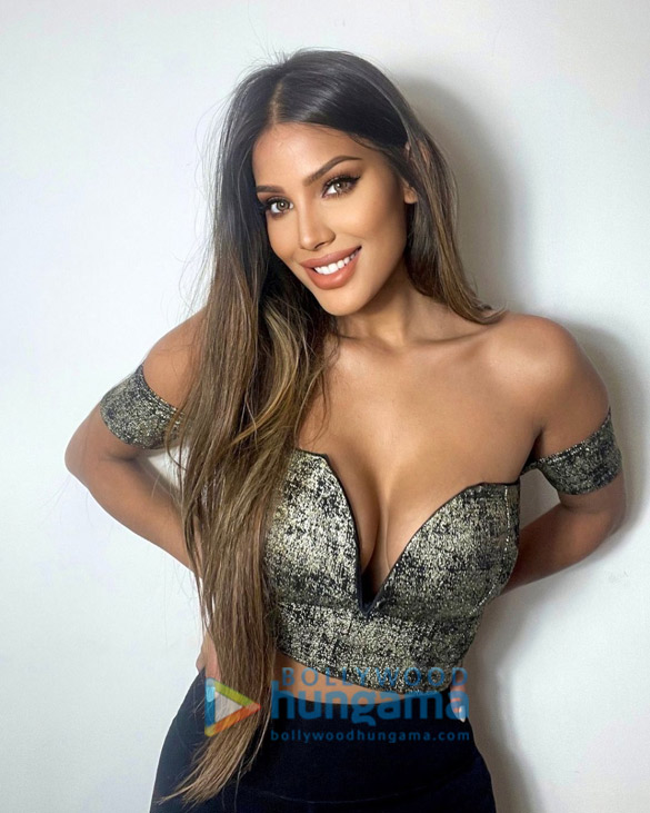 nicole faria 17