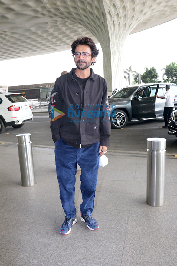photo rashmika mandanna farah khan boney kapoor and sunil grover spotted at the airport 7