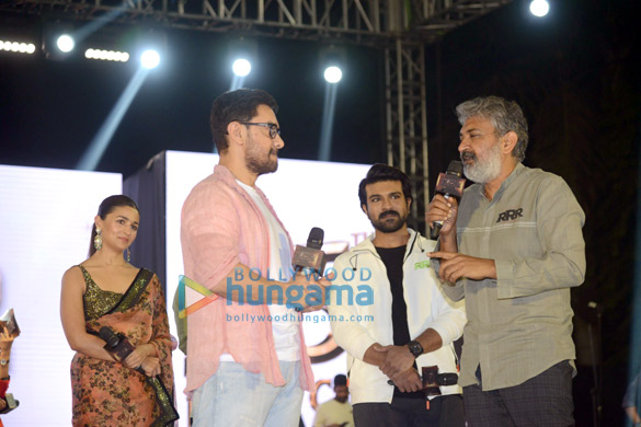 photos aamir khan joins s s rajamouli alia bhatt ram charan and jr ntr for rrr promotions in delhi 5