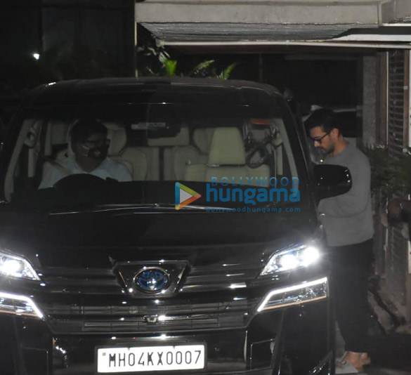 photos aamir khan spotted at ex wife reena duttas house in bandra 2