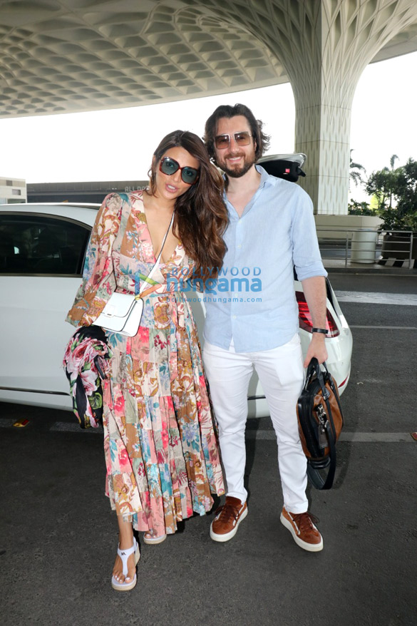 photos aditi rao hydari shama sikander and athiya shetty snapped at the mumbai airport 1