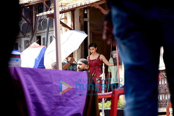 Photos: After the success of Gangubai Kathiawadi, Alia Bhatt spotted in the city shooting for a new project Photos: After the success of Gangubai Kathiawadi, Alia Bhatt spotted in the city shooting for a new project