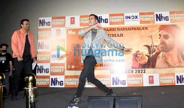 photos akshay kumar jacqueline fernandez kriti sanon and arshad warsi clicked at the press conference for bachchhan paandey 11 2