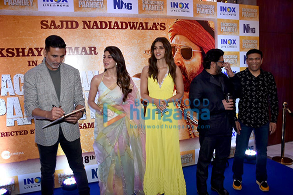 photos akshay kumar jacqueline fernandez kriti sanon and arshad warsi clicked at the press conference for bachchhan paandey 11 9
