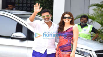 Photos: Akshay Kumar and Kriti Sanon snapped at the private airport in Kalina