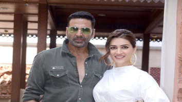 Photos: Akshay Kumar and Kriti Sanon strike a pose in Delhi as they promote their film Bachchhan Paandey