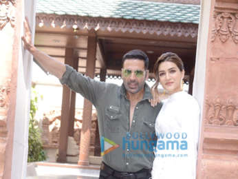 Photos: Akshay Kumar and Kriti Sanon strike a pose in Delhi as they promote their film Bachchhan Paandey