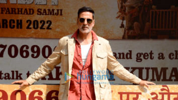 Photos: Akshay Kumar flags off the Bachchhan Paandey truck from the Sun N Sand Hotel in Juhu