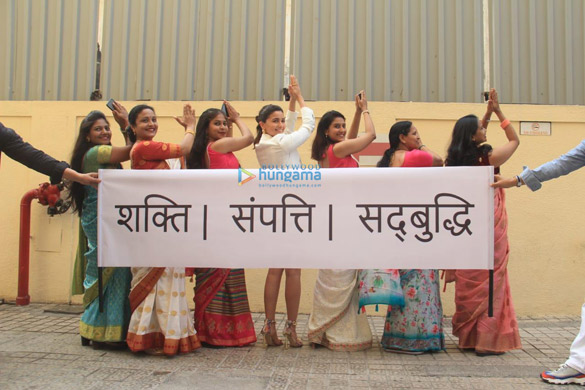 Photos: Alia Bhatt spotted doing the Gangubai namaste with female fans on Women’s Day in Juhu Photos: Alia Bhatt spotted doing the Gangubai namaste with female fans on Women’s Day in Juhu