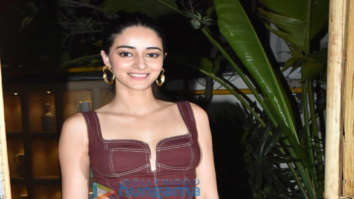 Photos: Ananya Panday steps out in style on Monday night for dinner with parents Chunky Pandey and Bhavana Pandey at Bastian in Bandra