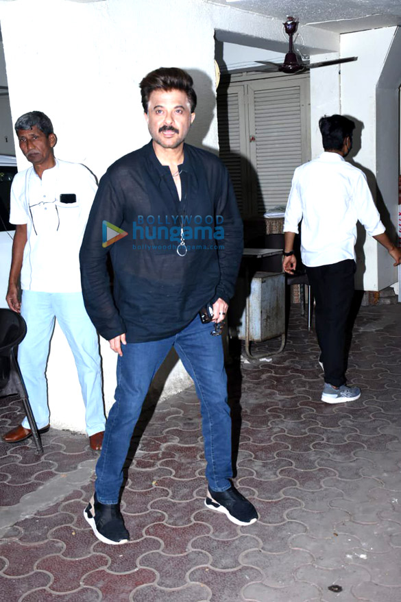 photos anil kapoor shanaya kapoor khushi kapoor join celebrations of janhvi kapoors birthday 2