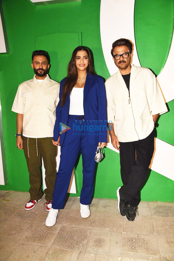 Photos: Anil Kapoor, Sonam Kapoor Ahuja, Arjun Kapoor and others snapped at VegNonVeg store launch Photos: Anil Kapoor, Sonam Kapoor Ahuja, Arjun Kapoor and others snapped at VegNonVeg store launch
