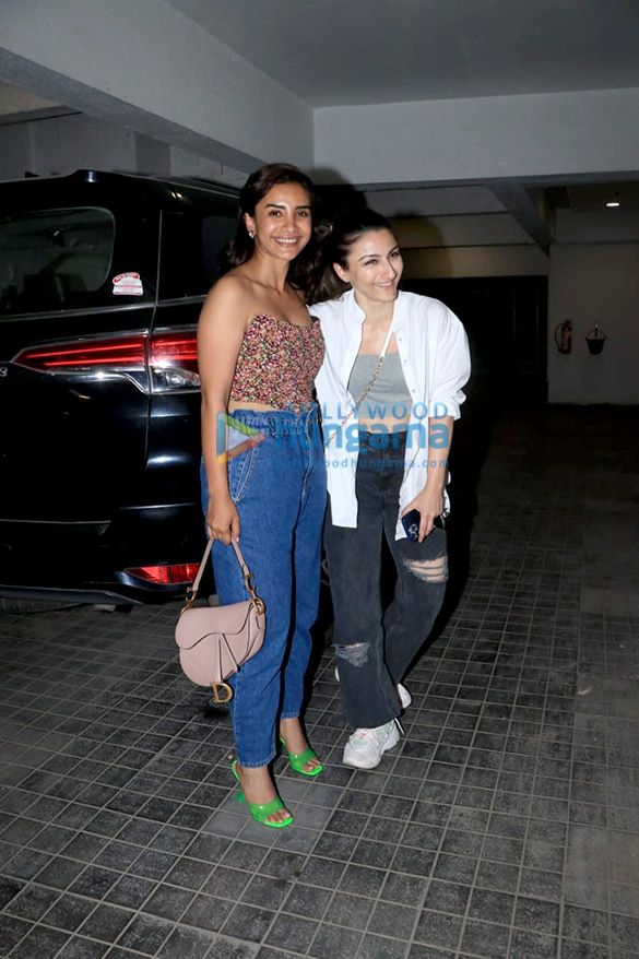photos ankita lokhande soha ali khan kunal kemmu rajkummar rao and patralekha snapped in bandra 3