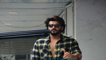 Photos: Arjun Kapoor spotted in Bandra