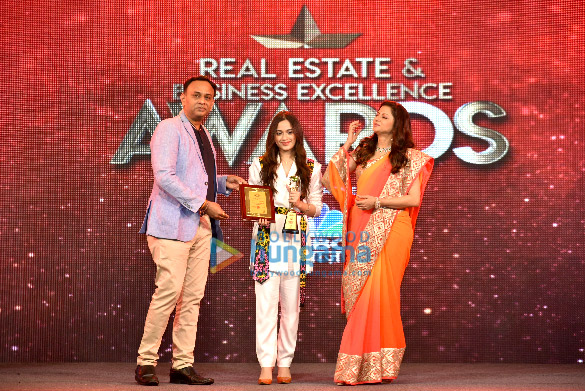 Photos: Bhagyashree, Jannat Zubair Rahmani, Surbhi Chandna, Samriddhi Mehra arrive in style at Real Estate & Business Excellence Awards Photos: Bhagyashree, Jannat Zubair Rahmani, Surbhi Chandna, Samriddhi Mehra arrive in style at Real Estate & Business Excellence Awards
