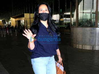 Photos: Disha Patani and Tiger Shroff's mother Ayesha Shroff keep it casual at the Mumbai airport