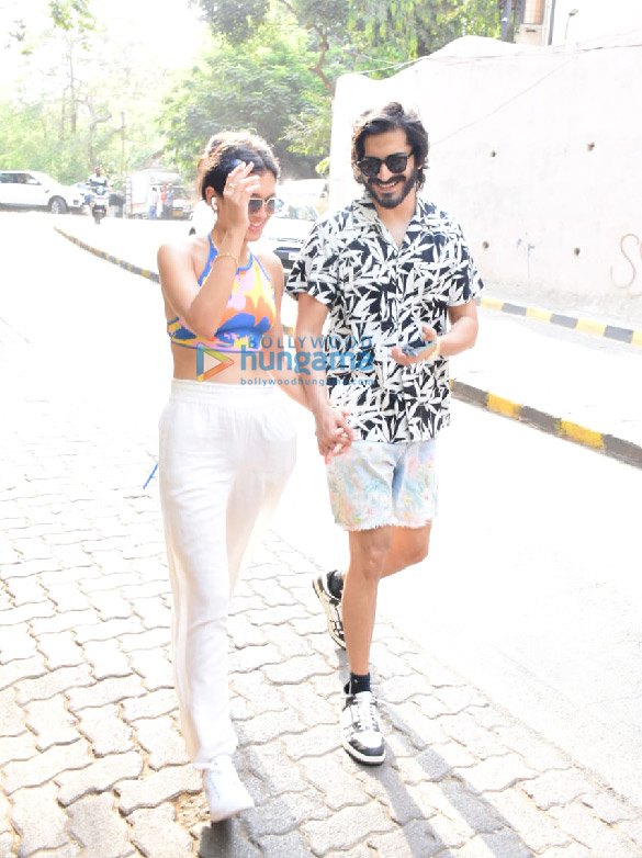 photos harsh varrdhan kapoor spotted with his girlfriend in bandra 4