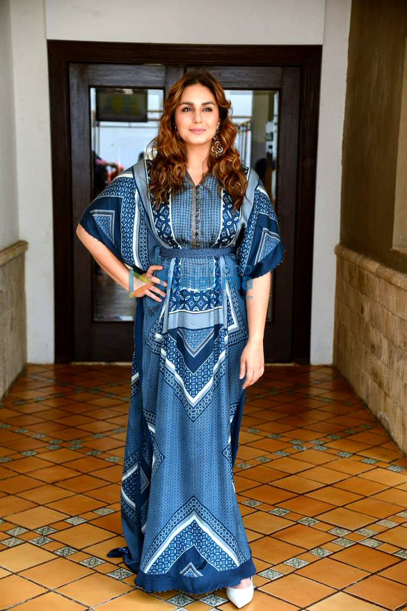 photos huma qureshi spotted promoting the ott release of valimai at sun n sand hotel in mumbai 1