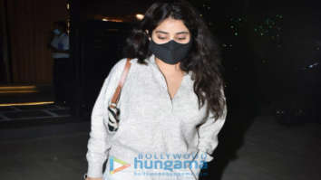 Photos: Janhvi Kapoor sports a casual attire as she gets snapped at Mizu in Bandra