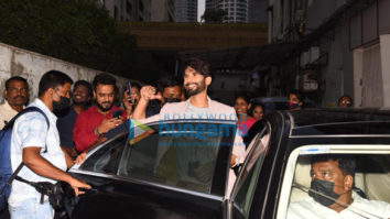 Photos: Jersey stars Shahid Kapoor and Mrunal Thakur snapped in town
