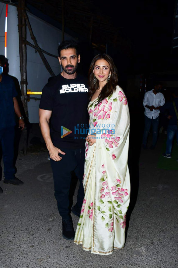 photos john abraham rakul preet singh and others snapped on sets of the kapil sharma show promoting their film attack part i 2