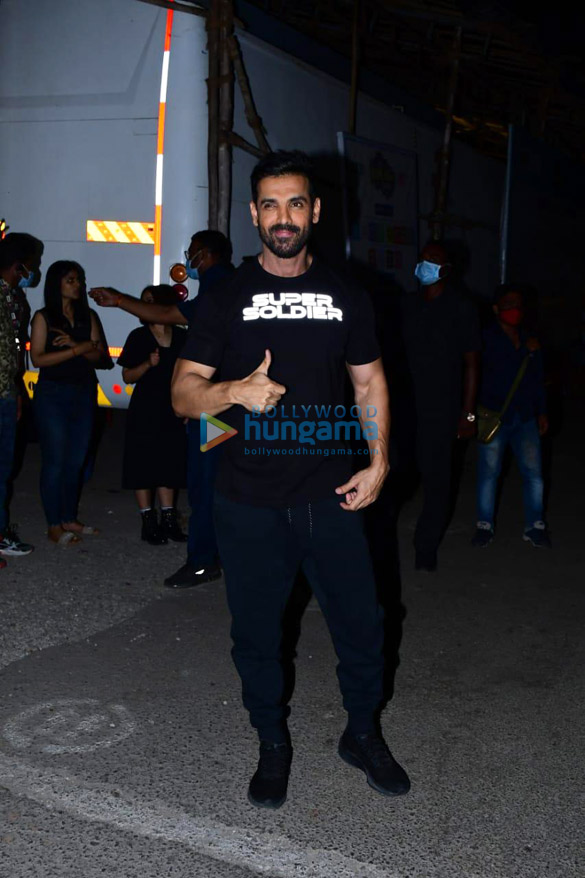 photos john abraham rakul preet singh and others snapped on sets of the kapil sharma show promoting their film attack part i 5