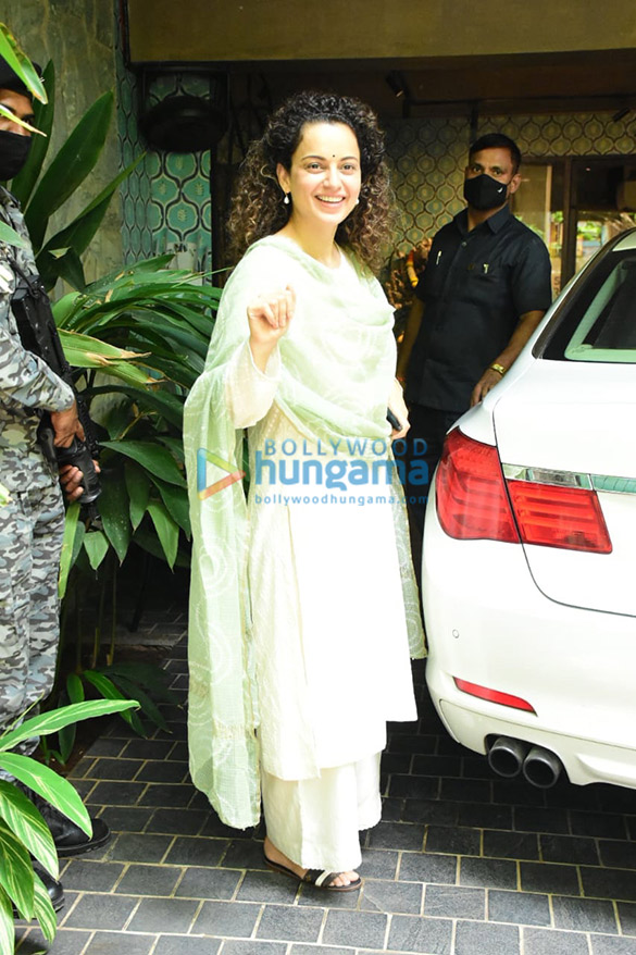 photos kangana ranaut spotted at bandra 1