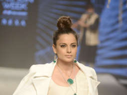 Photos: Kangana Ranaut turns showstopper for Khadi India at Lakme Fashion Week 2022