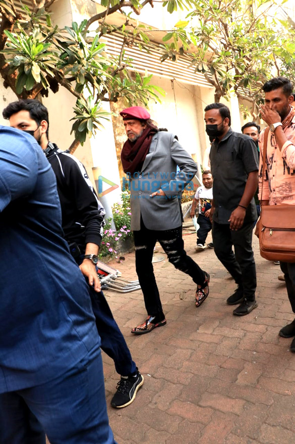 photos karan johar parineeti chopra mithun chakraborty bharti singh snapped on the sets of hunarbaaz desh ki shaan1 2
