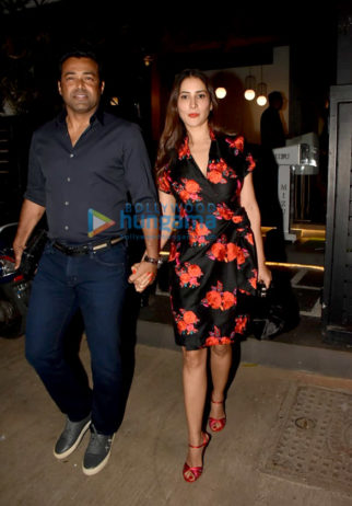 Photos: Kim Sharma snapped with boyfriend Leander Paes at Mizu restaurant in Bandra