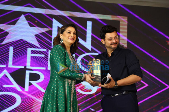 photos madhuri dixit and other celebs grace the asian excellence awards 2022 000 3
