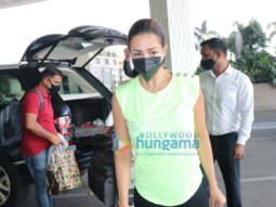 Photos: Malaika Arora, Tanishaa Mukerji, Tanuja and others snapped at the airport