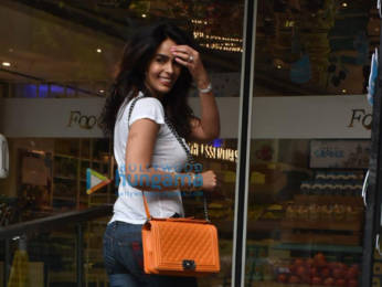 Photos: Mallika Sherawat snapped in a casual avatar at Foodhall