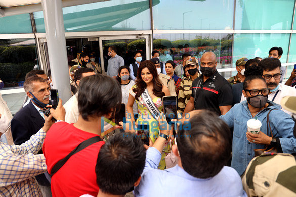 photos miss universe 2021 harnaaz kaur sandhu snapped at igi airport in new delhi 3