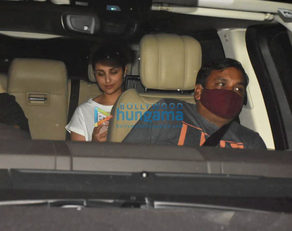 Photos: Parineeti Chopra and Dinesh Vijan spotted at Maddock office in Khar Photos: Parineeti Chopra and Dinesh Vijan spotted at Maddock office in Khar