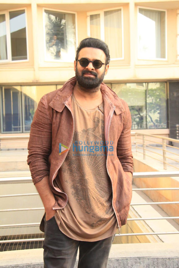 photos prabhas and pooja hegde glam up for the pre release curtain raiser event of radhe shyam in mumbai 2