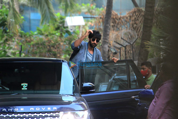 photos ranbir kapoor sports a rugged look as he gets spotted at t series office in andheri 1