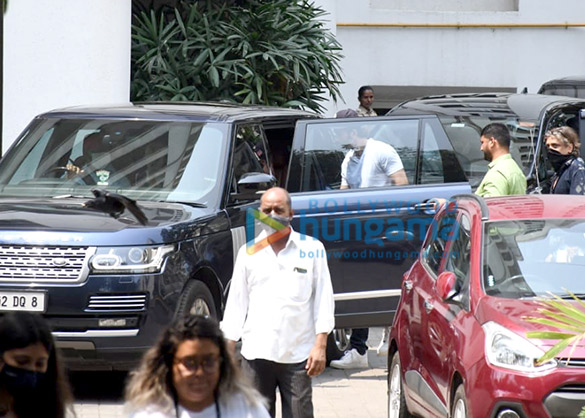 photos ranbir kapoor spotted in bandra 1