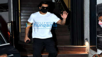 Photos: Ranveer Singh snapped post family dinner at Royal China