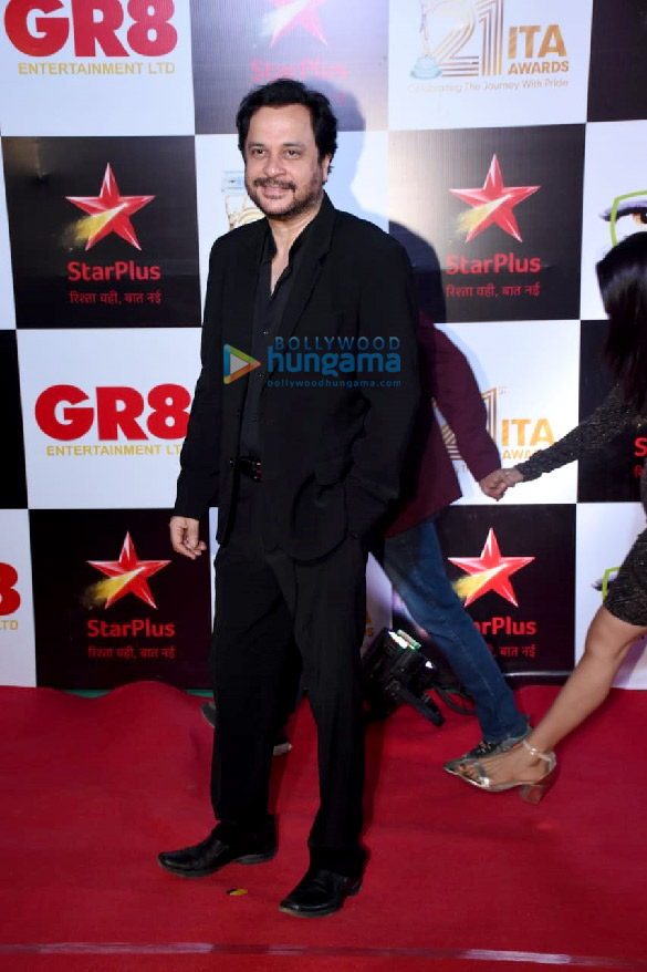 photos rashami desai rakhi sawant among other celebs attend ita awards 2022 9