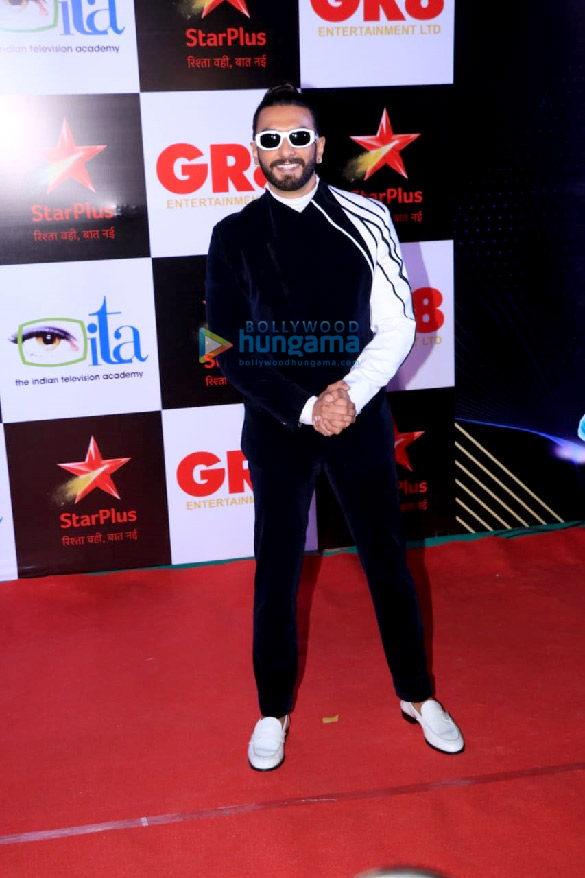 photos rashami desai rakhi sawant among other celebs attend ita awards 20223 12