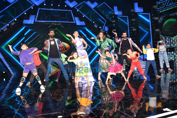 photos remo dsouza mouni roy sonali bendre and jay bhanushali pose on the sets of did lil master 2